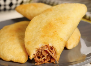 Empanada De Carne Mechada