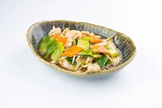 Pollo saltato con verdure miste