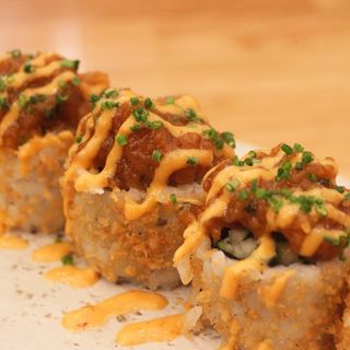 Uramaki atún rojo picante (4 uds.)