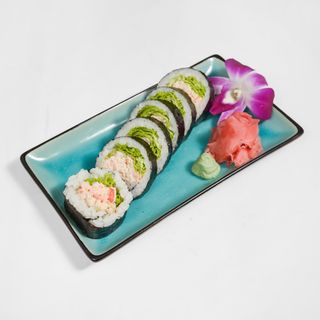 Futomaki z sałatką z krewetek