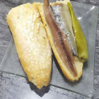 Bocatita De Anchoas Saladas De Laredo Con Guindilla Riojana