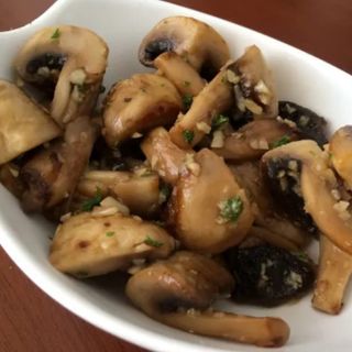 Champiñones Al Ajillo