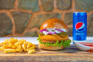 Meniu crispy chicken burger