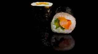 SAKE & KAPPA  HOSOMAKI (łosoś + ogórek) 