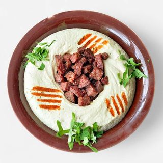 Hommous cu sujuk
