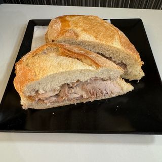 Bocadillo De Pata de Cerdo