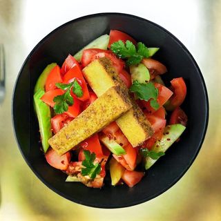 Салат з овочів і Тофу (320г)