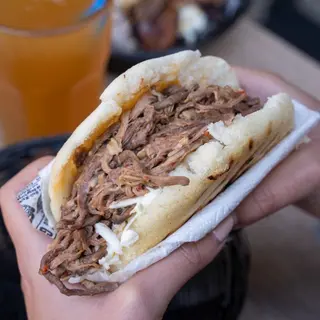Arepa Carne Mechada