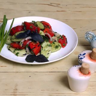 კიტრის და პომიდვრის სალათი