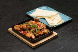 Судак с овощами на жаровне