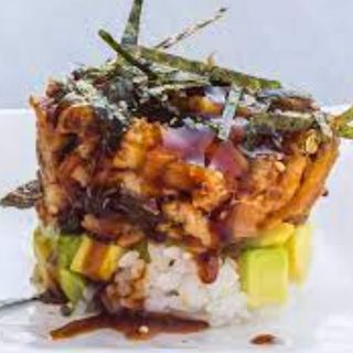 77. Tartar anguila con aguacate