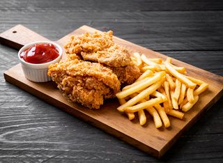 ქათმის ნაგეტსები+კარტოფილი ფრი