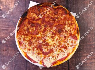 Пица с луканка