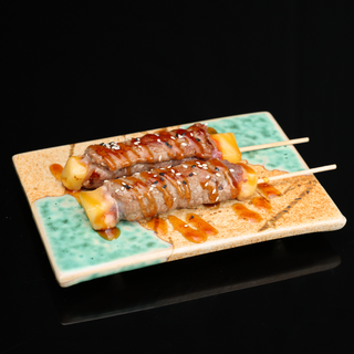 57. Pinchó de ternera y queso (3uds)