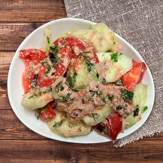 კიტრი პამიდორი ნიგვზით