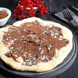 Pane della pizza con Nutella