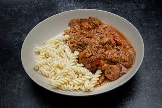 Mućkalica sa testeninom