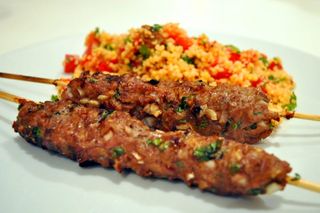 Plat brochette kafta