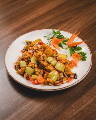 22. Gombao piletina sa povrćem i kikirikijem