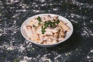 Pasta s pršutom i tikvicama