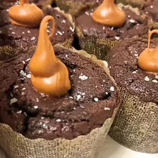 Brownie coulant con caramelo