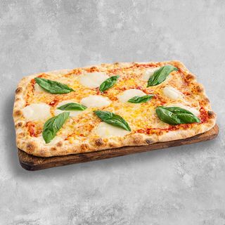 Margherita flatbread pizza