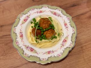 Курячі котлети з картопляним пюре