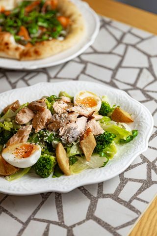 Нисуаз с копченым лососем (300г)