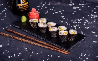 Рол Макі з вугрем,сиром та манго (250г)