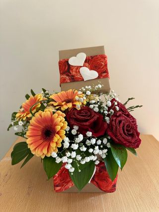 Arranjo Floral com 3 Rosas e 3 Gerberas