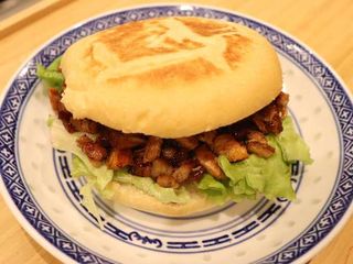 Mo panino con carne di maiale stufato