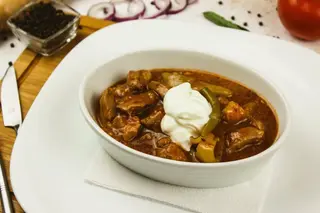 Sitni ćevap u bezglutenskom pecivu 