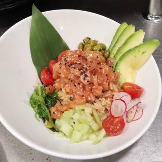 Ensalada Poke De Salmón