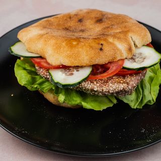 Velika pljeskavica u susamu