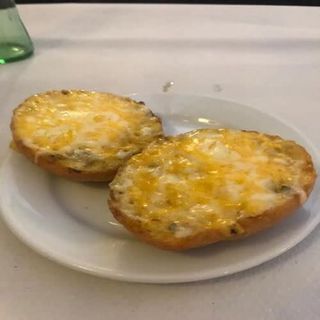 Pan Con Ajo Y Queso