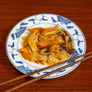 Pirjani bambus s kineskim gljivama