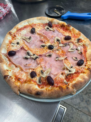 Пица  Капричоза (400г)