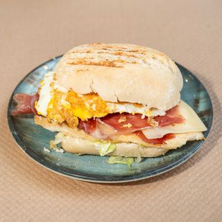 60.Camperito De La Casa