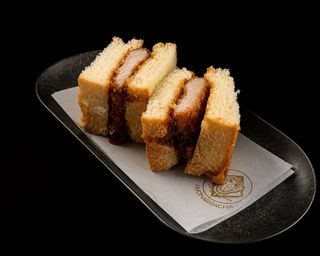 Katsu sando de pollo crujiente