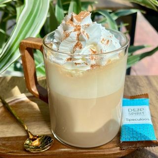 Capuchino Con Nata Y Canela 