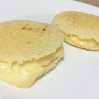 Arepa Con Queso De Mano (1 Ud.)