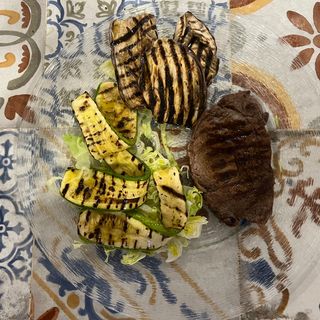 Filetto ai ferri con verdure grigliate