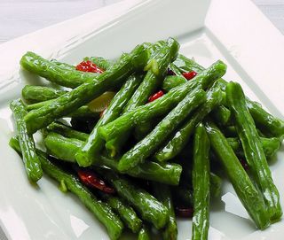 Fagiolini saltati con peperoncini piccanti