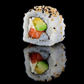 SALMÓN CON PHILLY CHEESE AGUACATE