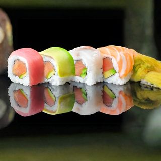 Uramaki Rainbow (4 Pzs.)