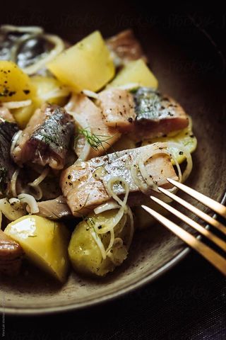 Scumbrie + cartofi fierți