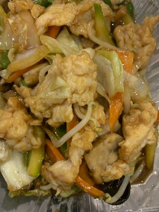 45. Пиле със зеленчуци (800гр)