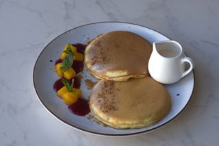 Панкейки со сливочным соусом