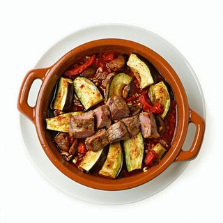 Melanzane nella pentola di terracotta