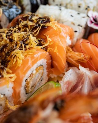 S113. Uramaki box classic-32 pezzi